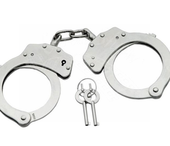 Actriz encadenada al novio para despedidas de soltero en Vigo